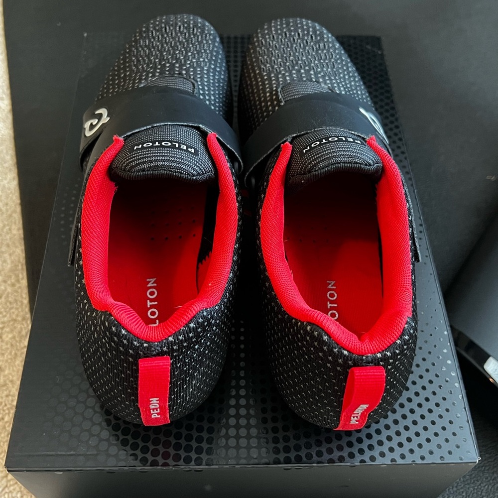 Peloton Altos cycling shoes. Wome size 8.5